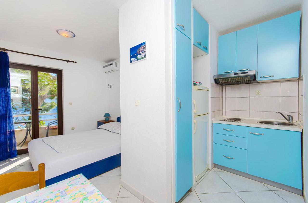 Studio Pisak 2802B Buitenkant foto